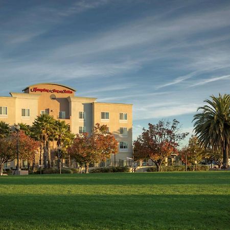 Hampton Inn & Suites Suisun City Waterfront Exterior photo