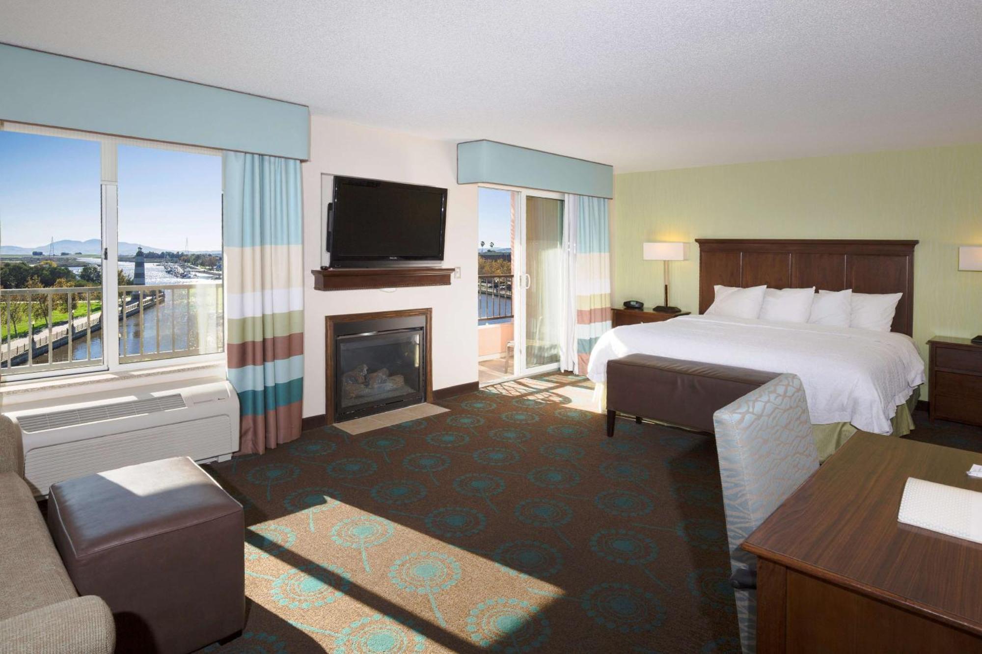 Hampton Inn & Suites Suisun City Waterfront Exterior photo