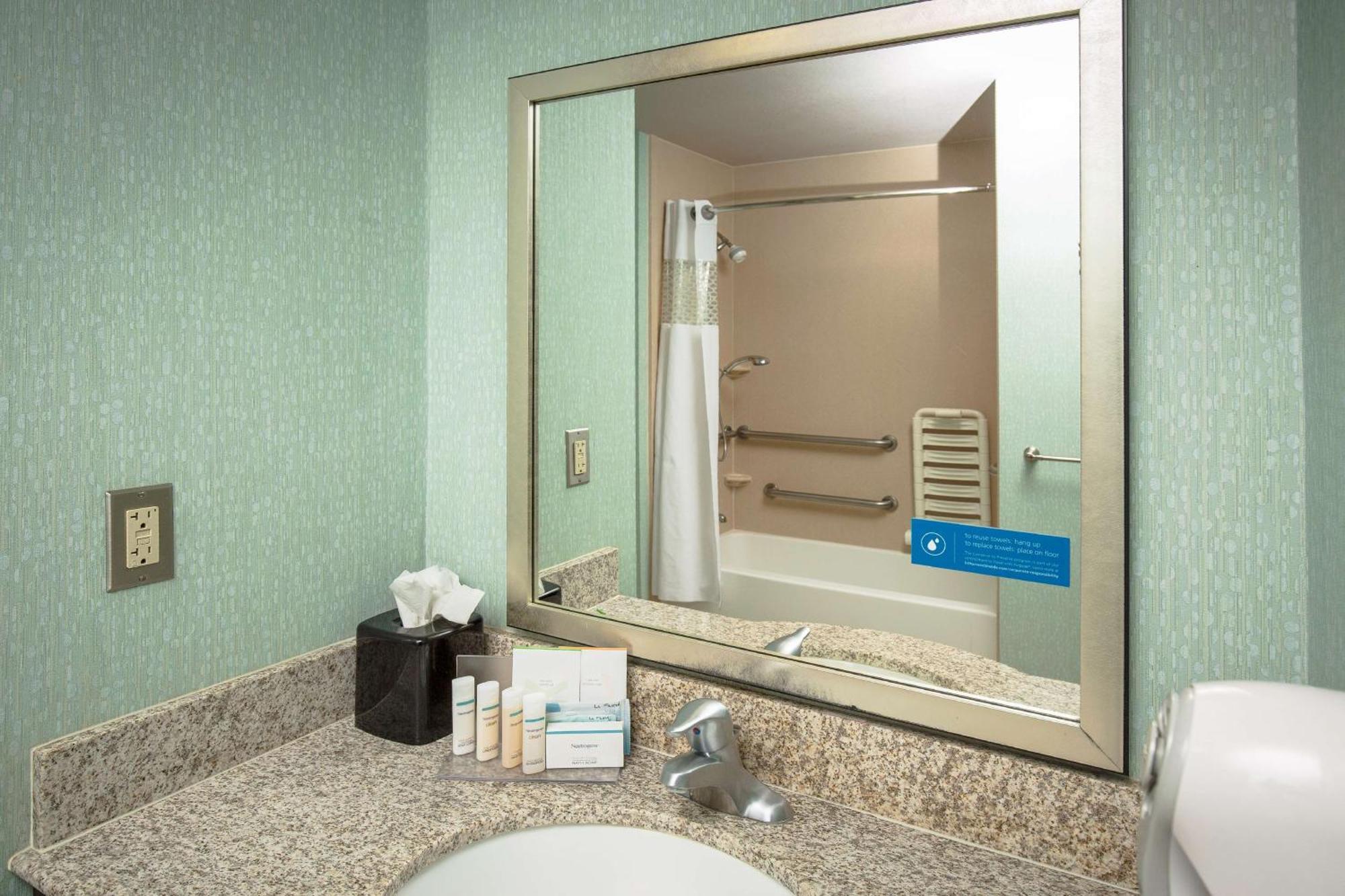 Hampton Inn & Suites Suisun City Waterfront Exterior photo