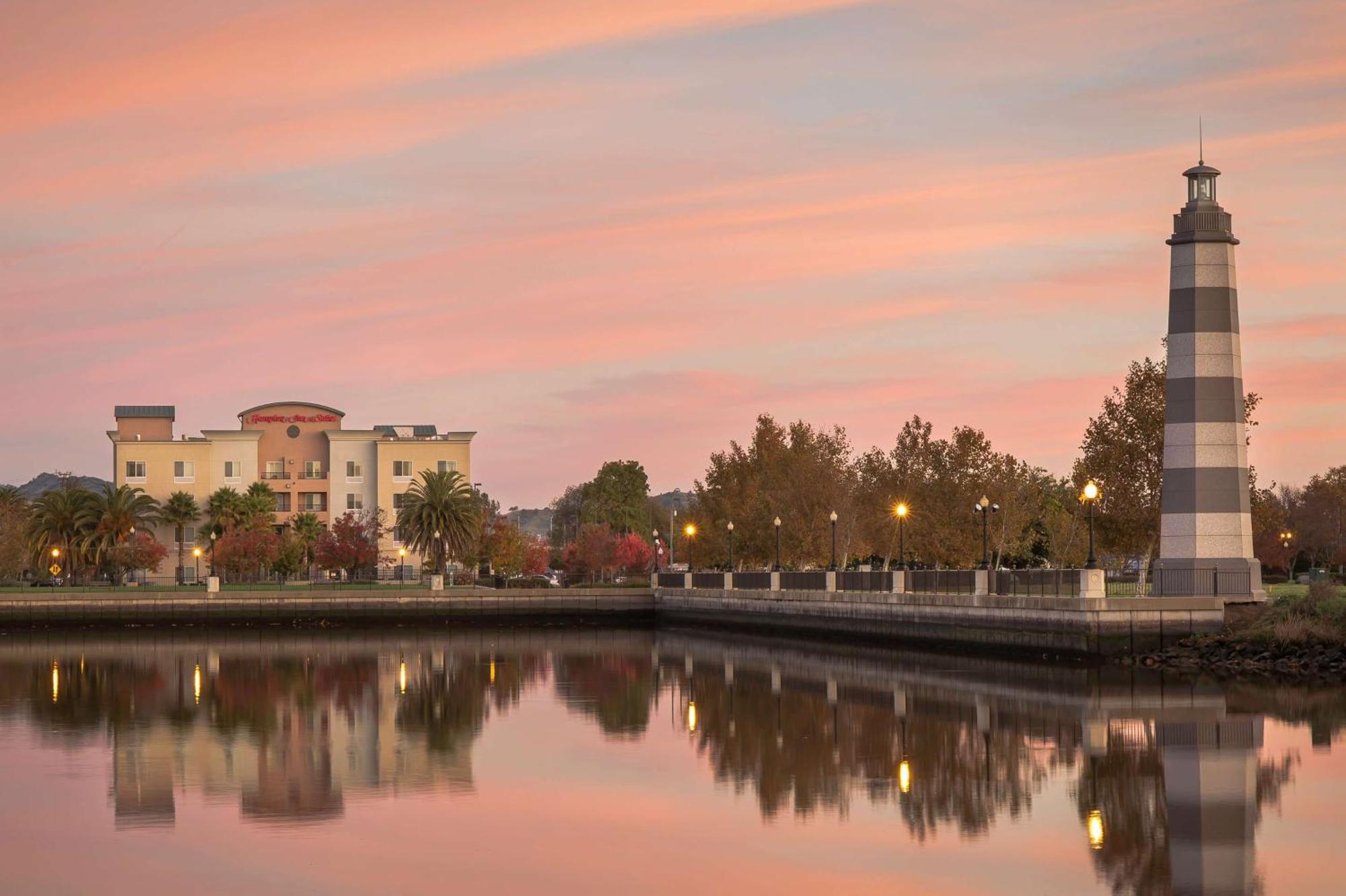 Hampton Inn & Suites Suisun City Waterfront Exterior photo