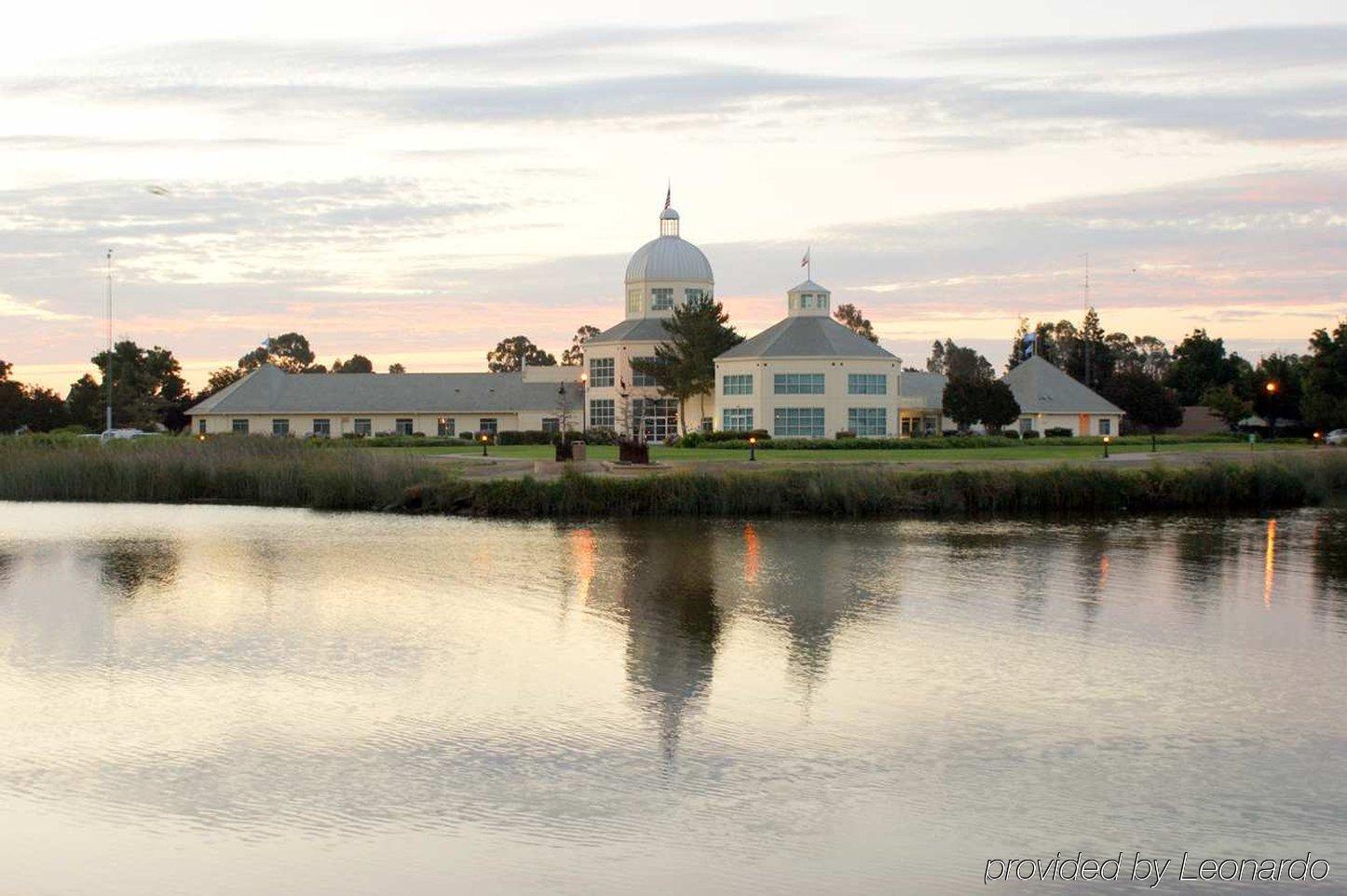 Hampton Inn & Suites Suisun City Waterfront Amenities photo