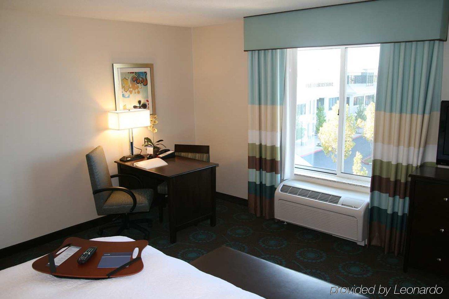 Hampton Inn & Suites Suisun City Waterfront Room photo